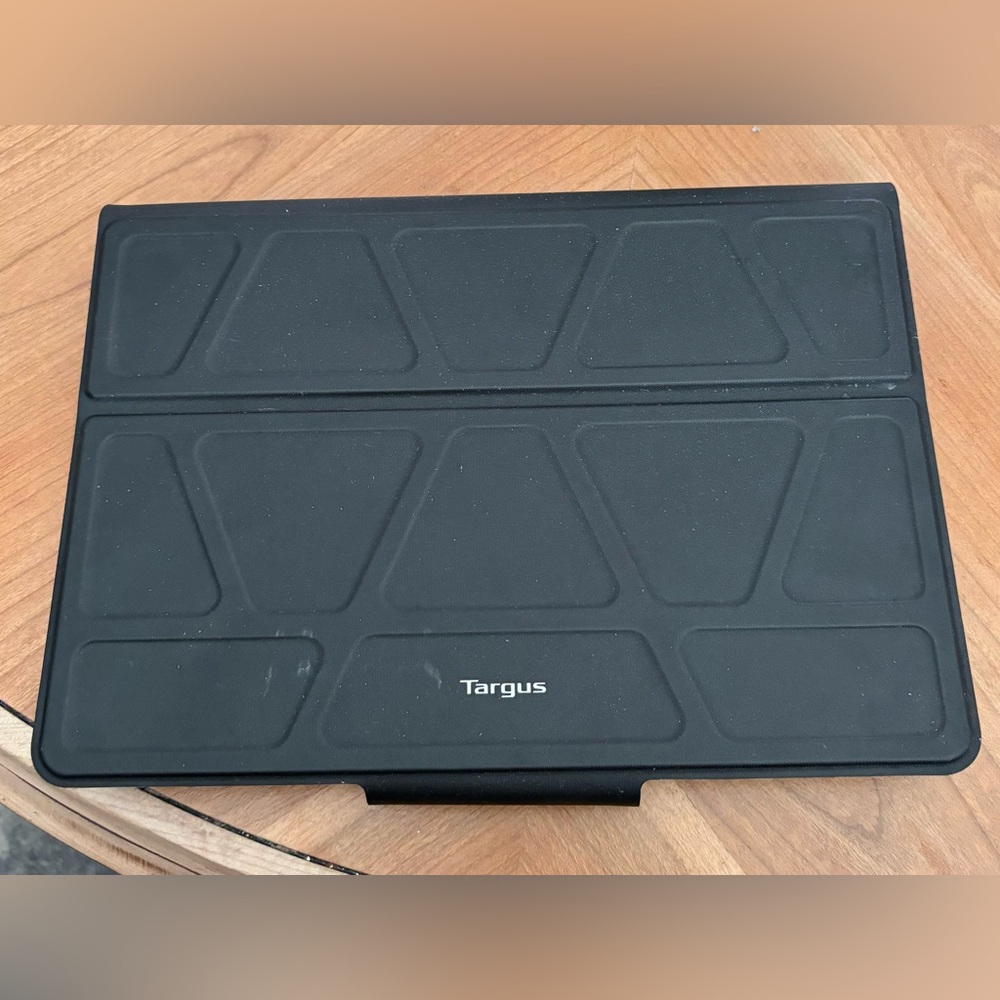 Targus Pro-Tek® Universal 9-11” Rotating Bluetooth Keyboard Case (Black)
